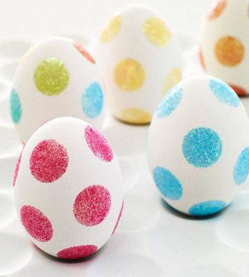Colorfully-dotted Easter eggs that glitter– Easter Basket and Eggs Ideas for Decorations in Many Colors